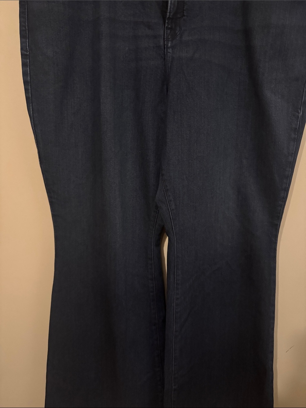 NWOT- Good American Good Legs Flare, solid size 26 - Picture 6 of 12